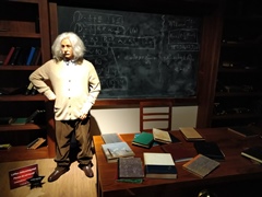 Face 2 Face: Альберт Эйнштейн