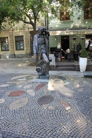 Братислава. Памятник Хансу Кристиану Андерсену