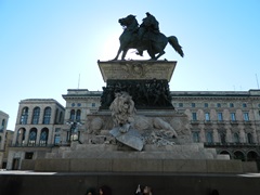 Милан. Памятник королю Виктору Эммануилу II