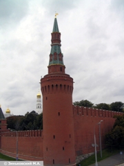 Москва. Угловая башня Кремля - одна из 21 башен
