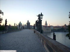 Прага. Карлов мост на рассвете