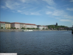 Вид с левого берега Влтавы на Прагу
