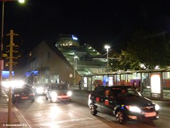 Вена. Станция метро, наверху - ресторан