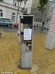 Вена. Бесплатная уличная мини-библиотека