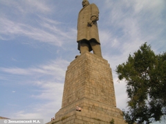 Волгоград. Памятник В.И.Ленину у берега Волги