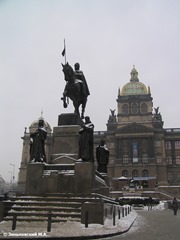 Конный памятник Святому Вацлаву на Вацлавской площади в Праге