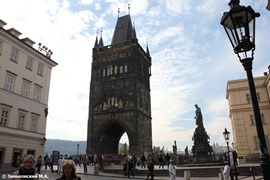 Прага. Староместская башня у Карлового моста на Кржижовницкой площади