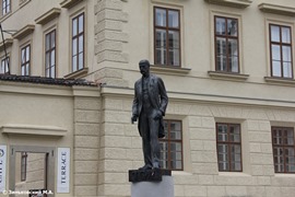 Прага. Памятник первому президенту Чехии Томашу Масарику (Tomáš Garrigue Masaryk)