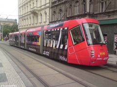 Прага. Трамвайный вагон Škoda 14T производства Škoda Works